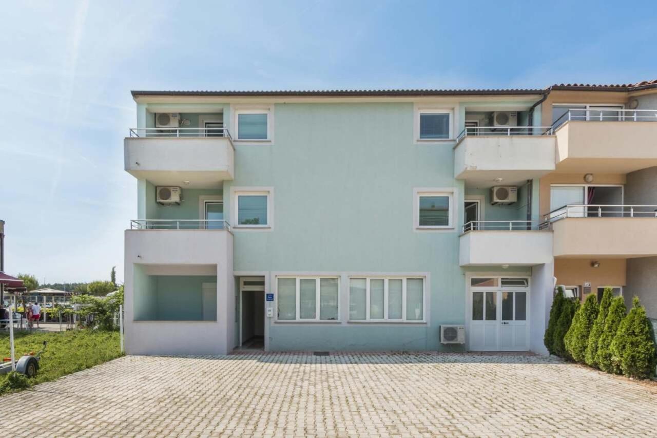 Riva Apartment *
