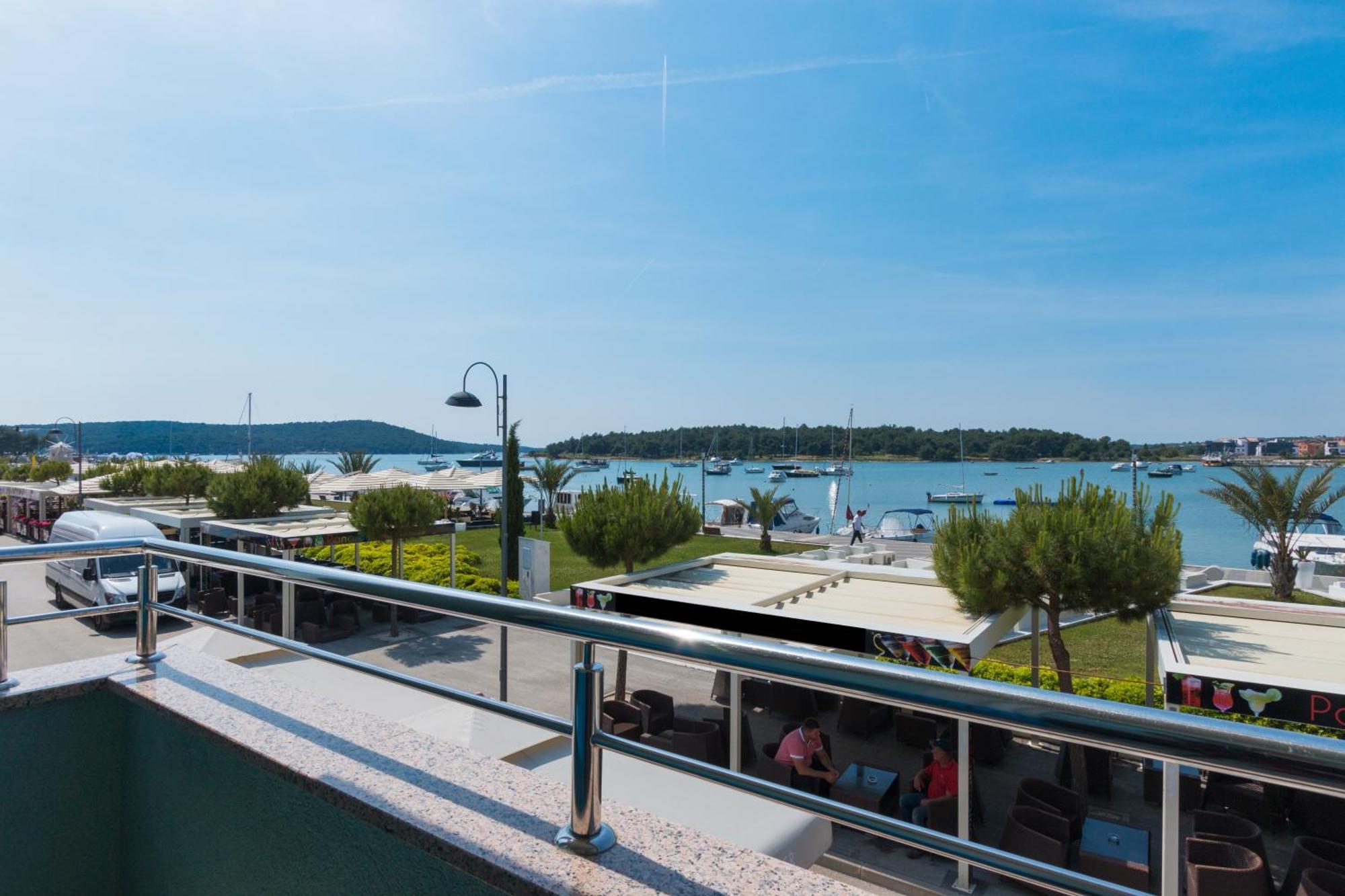 Apartment Riva Medulin