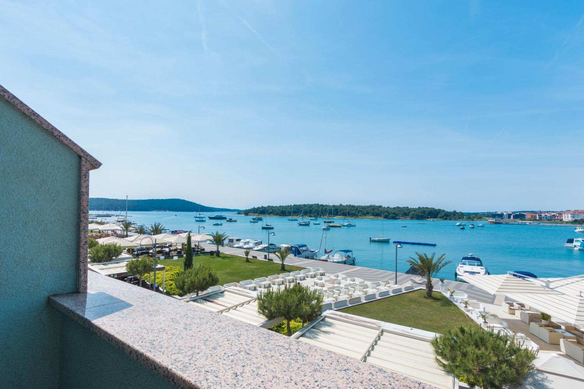 Riva Apartment